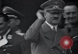 Standbild Adolf Hitler an der Sammlung und Parade Deutschland, 1939, aus Sekunde 53 historischem Filmmaterial Videoclip 65675031407