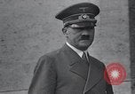 Standbild Adolf Hitler an der Sammlung und Parade Deutschland, 1939, aus Sekunde 55 historischem Filmmaterial Videoclip 65675031407