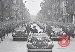 Standbild Adolf Hitler an der Sammlung und Parade Deutschland, 1939, aus Sekunde 59 historischem Filmmaterial Videoclip 65675031407