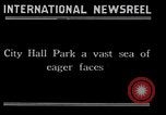 Immagine di Charles Lindbergh riceve una medaglia a New York New York City USA, 1927, secondo 3 filmato di repertorio 65675031416