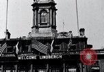 Immagine di Charles Lindbergh riceve una medaglia a New York New York City USA, 1927, secondo 7 filmato di repertorio 65675031416