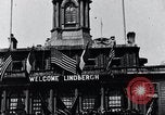 Immagine di Charles Lindbergh riceve una medaglia a New York New York City USA, 1927, secondo 10 filmato di repertorio 65675031416