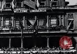 Immagine di Charles Lindbergh riceve una medaglia a New York New York City USA, 1927, secondo 15 filmato di repertorio 65675031416