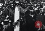 Immagine di Charles Lindbergh riceve una medaglia a New York New York City USA, 1927, secondo 29 filmato di repertorio 65675031416