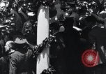 Immagine di Charles Lindbergh riceve una medaglia a New York New York City USA, 1927, secondo 30 filmato di repertorio 65675031416