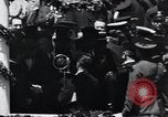 Immagine di Charles Lindbergh riceve una medaglia a New York New York City USA, 1927, secondo 34 filmato di repertorio 65675031416