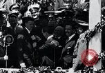 Immagine di Charles Lindbergh riceve una medaglia a New York New York City USA, 1927, secondo 43 filmato di repertorio 65675031416