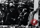 Immagine di Charles Lindbergh riceve una medaglia a New York New York City USA, 1927, secondo 48 filmato di repertorio 65675031416