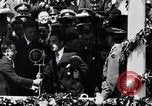 Immagine di Charles Lindbergh riceve una medaglia a New York New York City USA, 1927, secondo 52 filmato di repertorio 65675031416