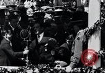 Immagine di Charles Lindbergh riceve una medaglia a New York New York City USA, 1927, secondo 53 filmato di repertorio 65675031416