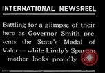 Image Charles Lindbergh reçoit New York Médaille de la vaillance New York United States USA, 1927, de la seconde 51 séquences d'archives historiques vidéo 65675031418