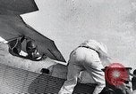 Standbild Charles Lindbergh mit Präsident Rodolfo Chiari Panama City Panama, 1928, aus Sekunde 30 historischem Filmmaterial Videoclip 65675031429