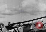Standbild Charles Lindbergh mit Präsident Rodolfo Chiari Panama City Panama, 1928, aus Sekunde 41 historischem Filmmaterial Videoclip 65675031429