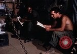 Immagine di Fire Base di supporto Il Vietnam, 1970, secondo 16 filmato di repertorio 65675031448