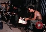 Immagine di Fire Base di supporto Il Vietnam, 1970, secondo 37 filmato di repertorio 65675031448