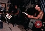 Immagine di Fire Base di supporto Il Vietnam, 1970, secondo 44 filmato di repertorio 65675031448