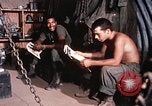 Immagine di Fire Base di supporto Il Vietnam, 1970, secondo 48 filmato di repertorio 65675031448
