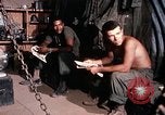 Immagine di Fire Base di supporto Il Vietnam, 1970, secondo 54 filmato di repertorio 65675031448
