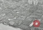 Standbild Luftaufnahme Willamette River Westside Waterfront 1920 s Portland Oregon USA, 1925, aus Sekunde 28 historischem Filmmaterial Videoclip 65675031461