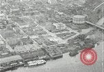 Standbild Luftaufnahme Willamette River Westside Waterfront 1920 s Portland Oregon USA, 1925, aus Sekunde 40 historischem Filmmaterial Videoclip 65675031461