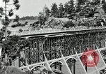 Standbild entwickelten Wald Straße Big Bear Lake California USA, 1929, aus Sekunde 16 historischem Filmmaterial Videoclip 65675031472