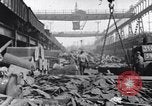 Image Recyclage de déchets pour fabriquer de l'acier United States USA, 1943, de la seconde 14 séquences d'archives historiques vidéo 65675031505