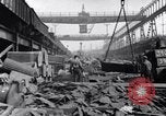 Image Recyclage de déchets pour fabriquer de l'acier United States USA, 1943, de la seconde 16 séquences d'archives historiques vidéo 65675031505
