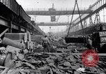 Image Recyclage de déchets pour fabriquer de l'acier United States USA, 1943, de la seconde 17 séquences d'archives historiques vidéo 65675031505
