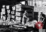 Image Recyclage de déchets pour fabriquer de l'acier United States USA, 1943, de la seconde 35 séquences d'archives historiques vidéo 65675031505
