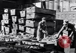 Image Recyclage de déchets pour fabriquer de l'acier United States USA, 1943, de la seconde 38 séquences d'archives historiques vidéo 65675031505