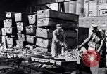 Image Recyclage de déchets pour fabriquer de l'acier United States USA, 1943, de la seconde 40 séquences d'archives historiques vidéo 65675031505