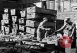Image Recyclage de déchets pour fabriquer de l'acier United States USA, 1943, de la seconde 43 séquences d'archives historiques vidéo 65675031505