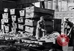 Image Recyclage de déchets pour fabriquer de l'acier United States USA, 1943, de la seconde 45 séquences d'archives historiques vidéo 65675031505