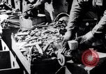 Image Recyclage de déchets pour fabriquer de l'acier United States USA, 1943, de la seconde 48 séquences d'archives historiques vidéo 65675031505
