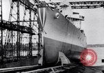 Image Chantiers navals United States USA, 1943, de la seconde 22 séquences d'archives historiques vidéo 65675031510