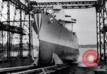 Image Chantiers navals United States USA, 1943, de la seconde 23 séquences d'archives historiques vidéo 65675031510