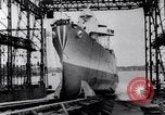 Image Chantiers navals United States USA, 1943, de la seconde 24 séquences d'archives historiques vidéo 65675031510