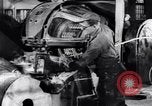 Image Fabrication de fil d'acier United States USA, 1943, de la seconde 23 séquences d'archives historiques vidéo 65675031514