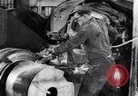 Image Fabrication de fil d'acier United States USA, 1943, de la seconde 28 séquences d'archives historiques vidéo 65675031514