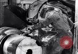 Image Fabrication de fil d'acier United States USA, 1943, de la seconde 29 séquences d'archives historiques vidéo 65675031514