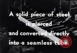 Standbild Produktion von nahtlosen Rohren United States USA, 1943, aus Sekunde 5 historischem Filmmaterial Videoclip 65675031515