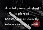 Standbild Produktion von nahtlosen Rohren United States USA, 1943, aus Sekunde 6 historischem Filmmaterial Videoclip 65675031515