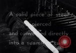Standbild Produktion von nahtlosen Rohren United States USA, 1943, aus Sekunde 8 historischem Filmmaterial Videoclip 65675031515