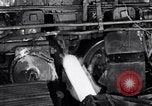 Standbild Produktion von nahtlosen Rohren United States USA, 1943, aus Sekunde 26 historischem Filmmaterial Videoclip 65675031515