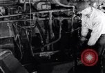 Standbild Produktion von nahtlosen Rohren United States USA, 1943, aus Sekunde 38 historischem Filmmaterial Videoclip 65675031515