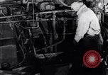 Standbild Produktion von nahtlosen Rohren United States USA, 1943, aus Sekunde 40 historischem Filmmaterial Videoclip 65675031515