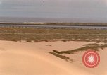 Standbild Strand Newport Oregon United States USA, 1963, aus Sekunde 61 historischem Filmmaterial Videoclip 65675031517