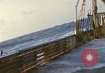 Immagine di Sondaggio oceaniche nave in mare grosso Oceano Pacifico, 1963, secondo 9 filmato di repertorio 65675031521
