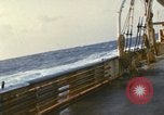 Immagine di Sondaggio oceaniche nave in mare grosso Oceano Pacifico, 1963, secondo 11 filmato di repertorio 65675031521