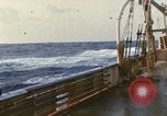 Immagine di Sondaggio oceaniche nave in mare grosso Oceano Pacifico, 1963, secondo 12 filmato di repertorio 65675031521